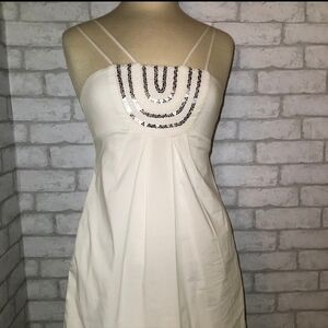 NWOT BCBG Neiman Marcus white cocktaildress, size xs, color white